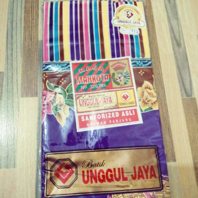 Gendongan kain Jarik
