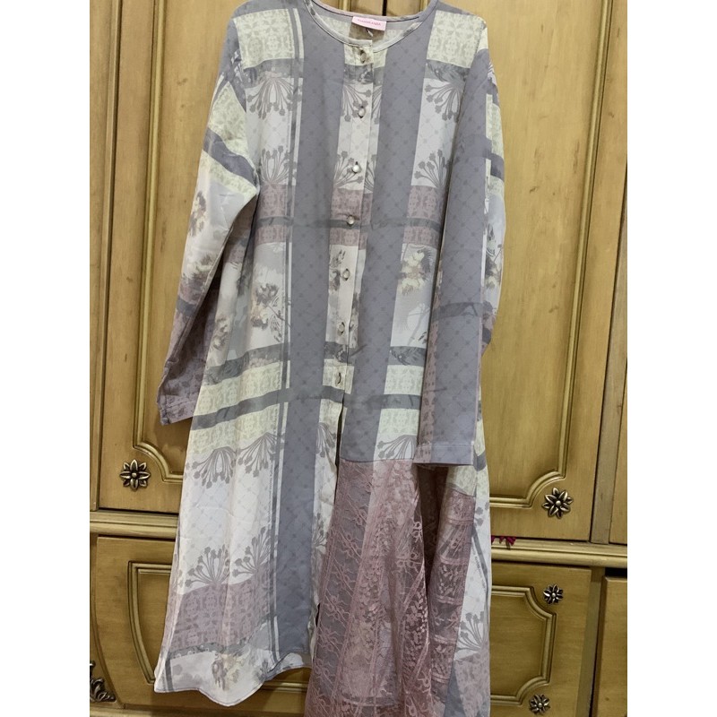 tesias tunik ria miranda