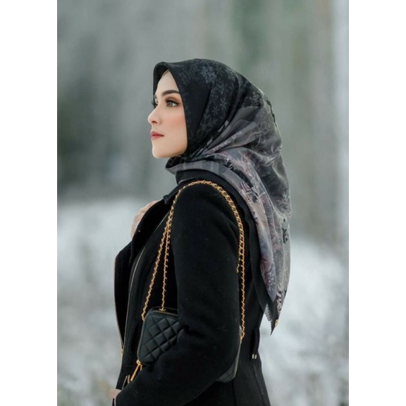 BUTTONSCARVES DISNEY FROZEN BLACK