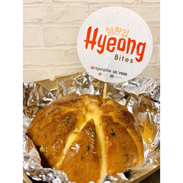 

Korean Garlic Cheese Bread