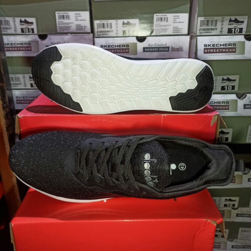 Sepatu Diadora Running Pria Zelindo Black Original