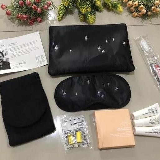 Best Product Amenity Kit Travel By Qantas Tas Kosmetik - Paling Diminati