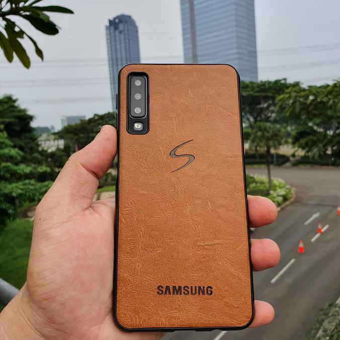 Softcase Leather Case Hp Samsung A7 2018 Casing Case Kulit cover - Hitam