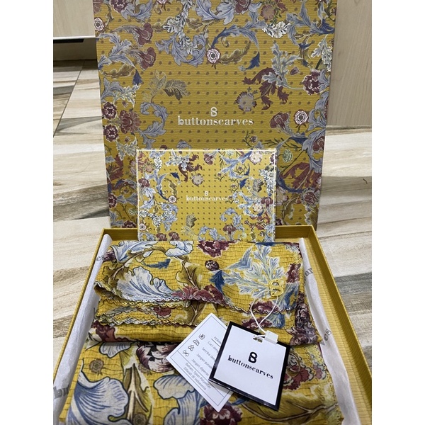 Buttonscarves Royale Yellow