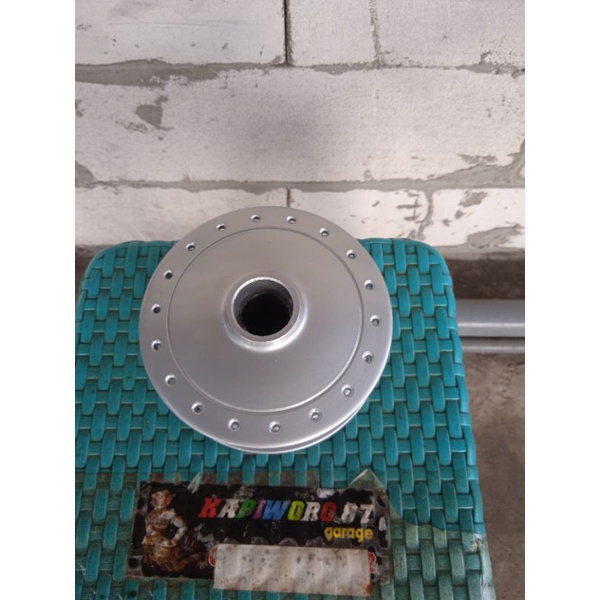 tromol depan honda c-70. 700.800