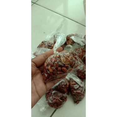 

Kacang tanah goreng asin