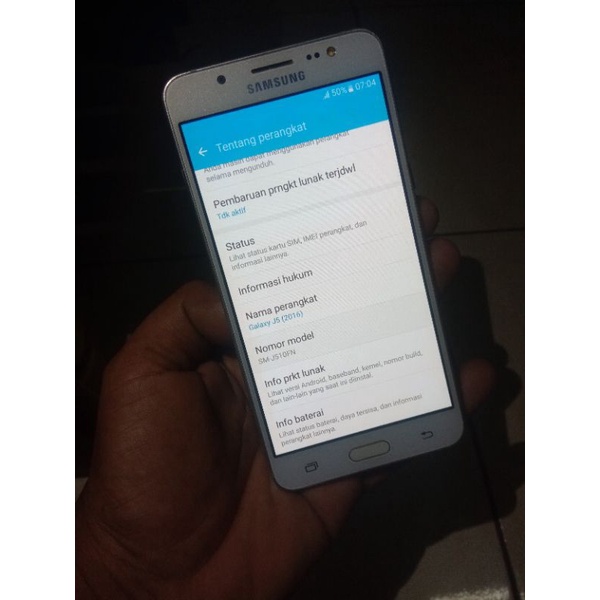 saya jual lcd + frame WARNA PUTIH samsung j5 2016 original normal dan copotan dr hp