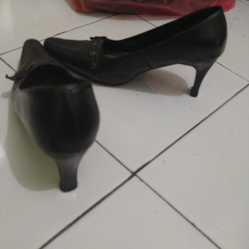 Sepatu pantofel pollux preloved