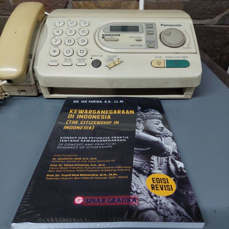 KEWARGANEGARAAN DI INDONESIA ( THE CITIZENSHIP IN INDONESIA) EDISI REVISI DR. IKE FARIDA, S.H., LL.M.-4