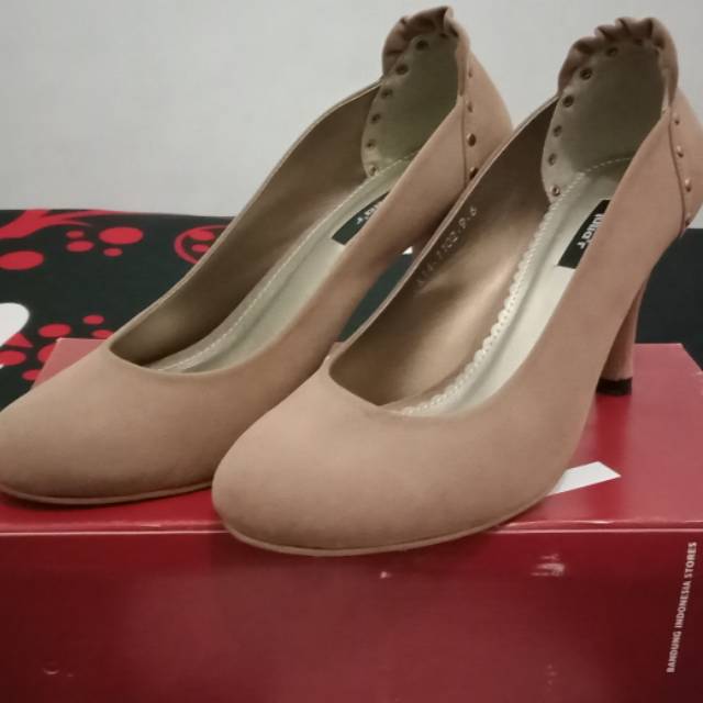 Sepatu high heels juliar