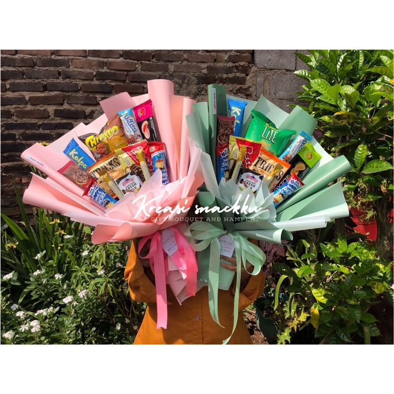 

Buket snack, Isian snack sesuai difoto(warna kertas bisa request)