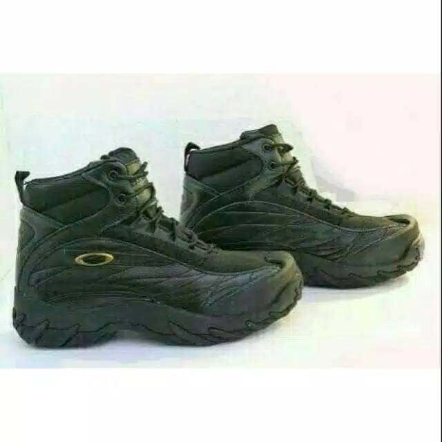 Sepatu Tactical Outdoor Merk OKA Sepatu Tactical Outdoor Hitam