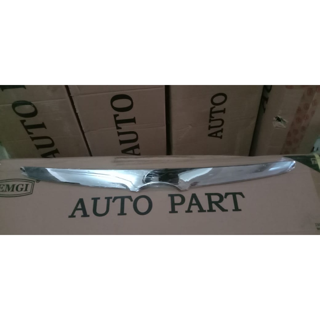 GRILL MUKA ATAS INNOVA 2008-2011