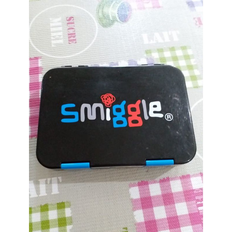 PRELOVED smiggle lunch box