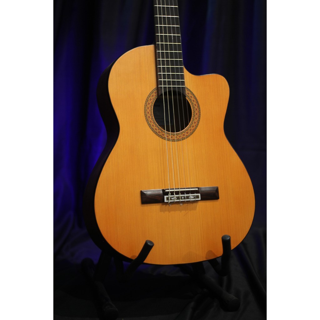 GITAR KlASIK NILON MURAH JOGJA AKUSTIKjogjakarta gitar jogja