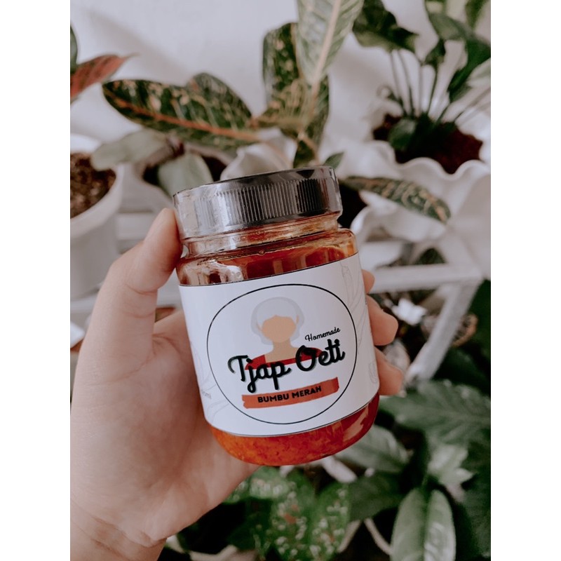 

Bumbu Dasar Merah Bumbu Dasar Tjap Oeti 150gr