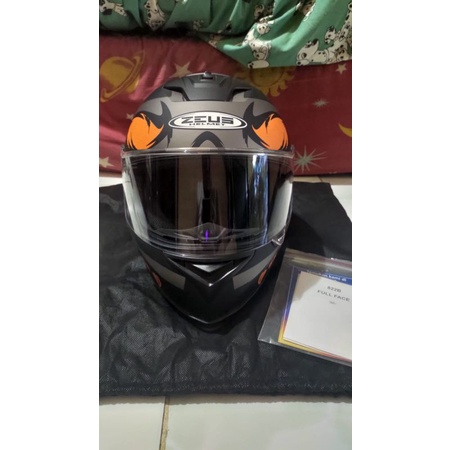 Helm zeus 822B