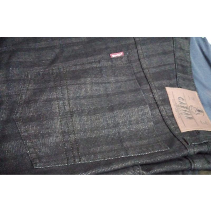 celana pendek brand Caesar