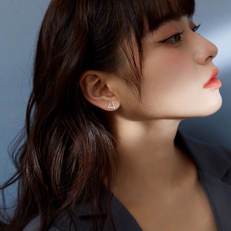 Kami Bunga Minimalis s925 Perak Kecil Berongga Segitiga Stud Anting-Anting Untuk Wanita Gadis Ins Trendi Kecil Geometris Anting-Anting Korea Fashion Telinga Perhiasan Aksesoris