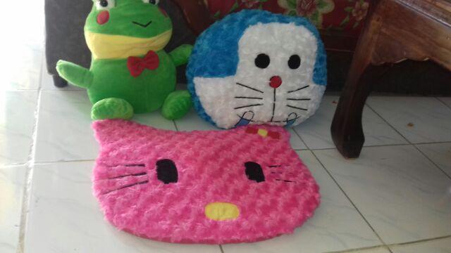 Bantal Doraemon