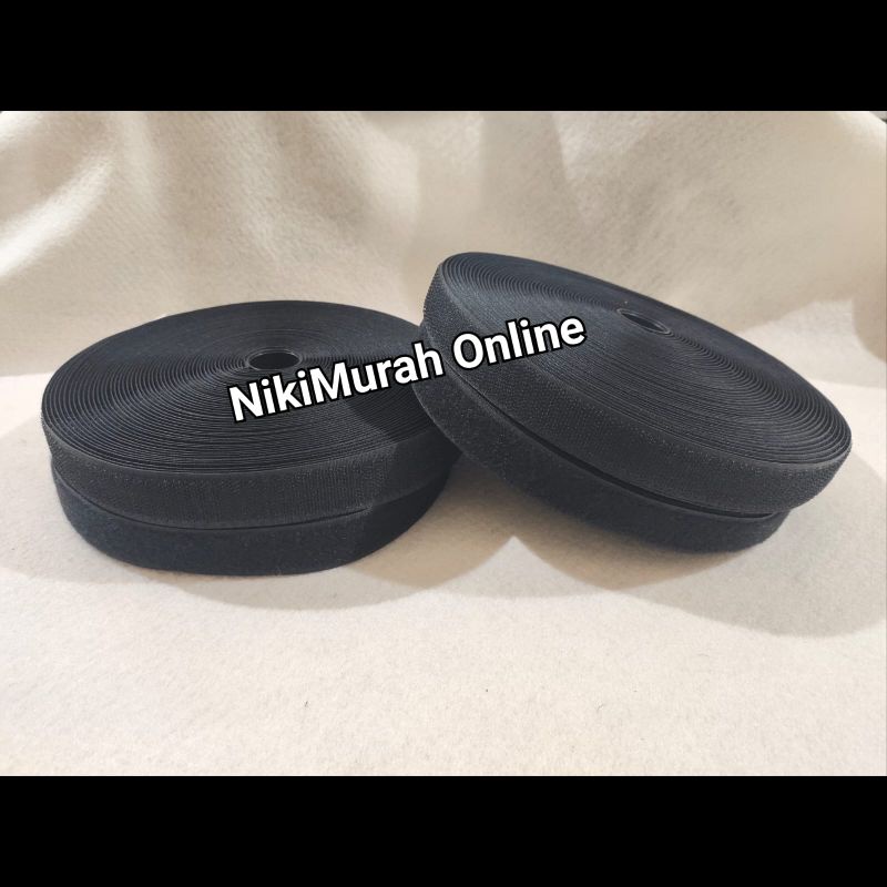 

PEREKAT HITAM 1 INCH (2,5 CM)