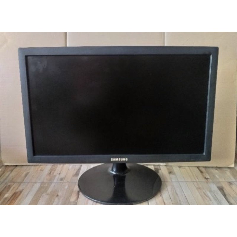 MONITOR SAMASUNG 19inch WIDESCREEN LIKE NEW