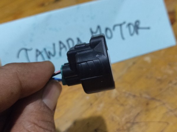 SOKET LAMPU DEPAN HONDA HRV 2019