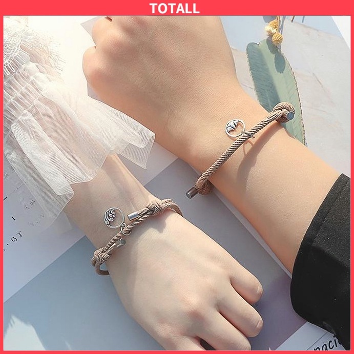 2 Pcs Gelang Couple Magnet Astronot Desain Gelang Tali Karet Magnet Untuk Pria Dan Wanita Gelang Magnet Couple COD Gelang