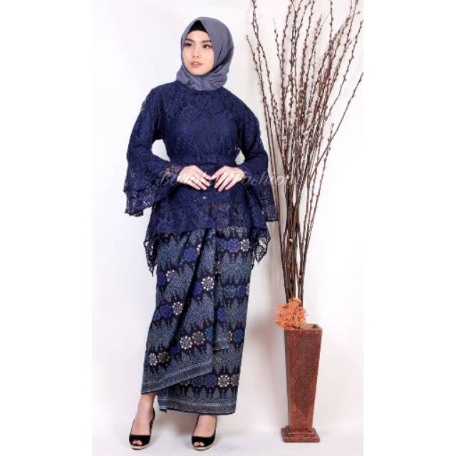 Real Pict-Set Kebaya Brukat Modern Rinjani / Kebaya Murah / Kebaya Wisuda Tangan Terompet Bianca