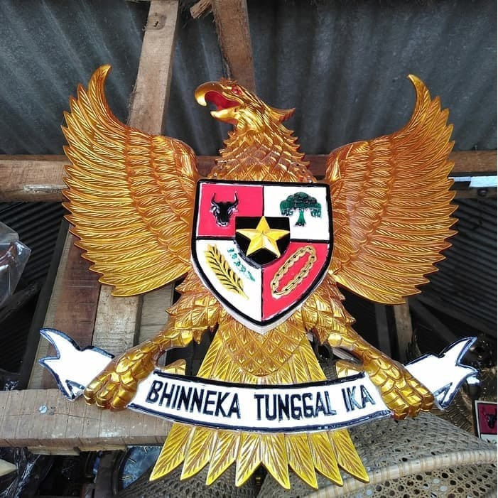 garuda lambang negara kayu jati