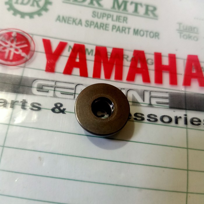 Retainer shim klep atas yamaha R25