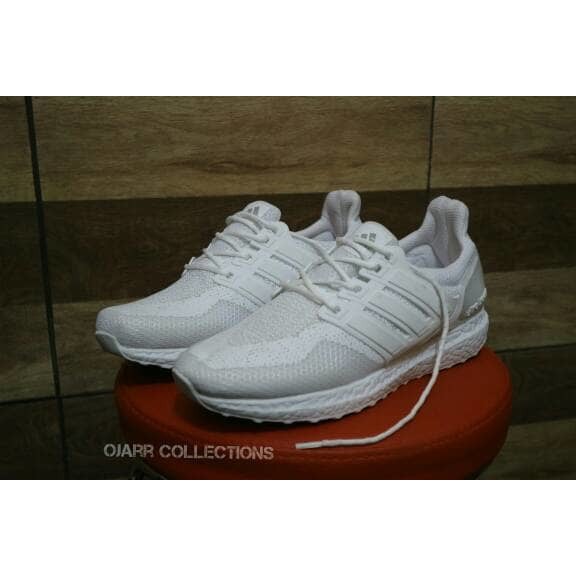 PROMO Sepatu Sneakers Adidas Ultraboost Warna Full White Putih Cocok Untuk Pria dan Wanita TERLARIS