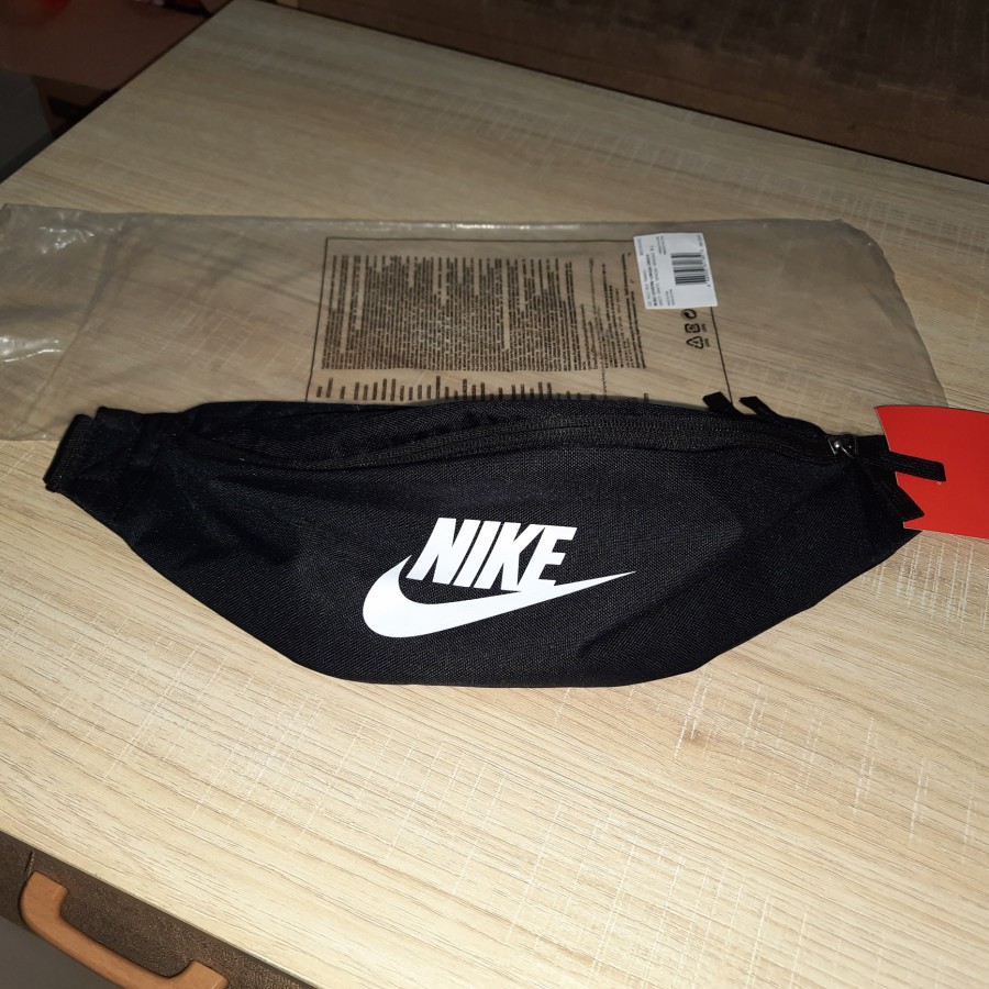 Tas Pinggang Nike Heritage Hip Pack Black White BA5750-010 Original