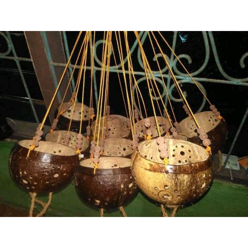 pot batok kelapa gantung ukir cantik