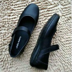 Sepatu Wanita Pantofel Hitam Flat
