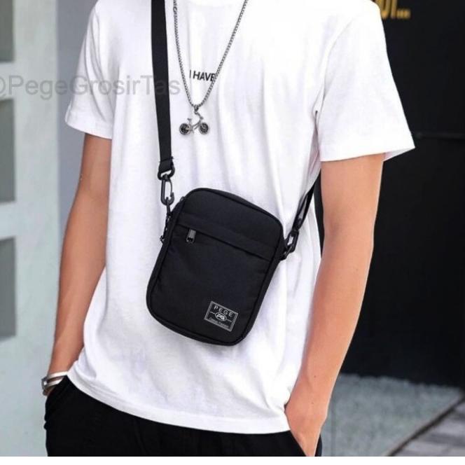 ((REKOMENDASI)) Tas Selempang Pria Kasual Polos Hitam Slempang Cowok Keren Slingbag Bahu Pria - PG -