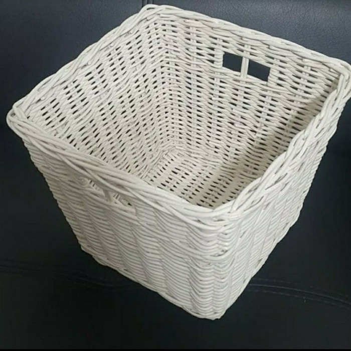 keranjang rotan kotak persegi sovenir murah 27 X 20 X 24 cm