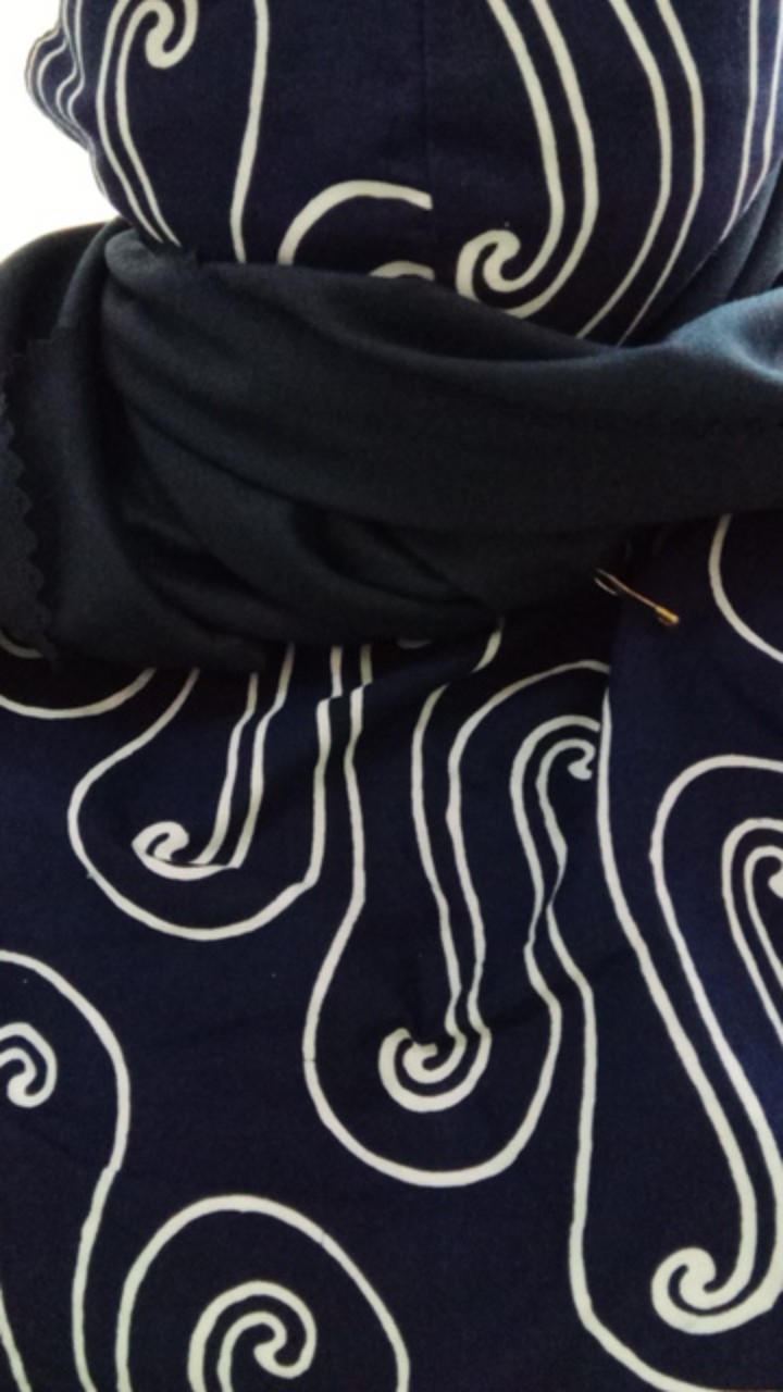 Blus Batik Solo Garutan Parang Kombinasi Tenun Lurik