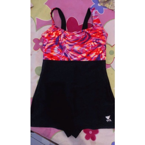preloved baju renang TYR