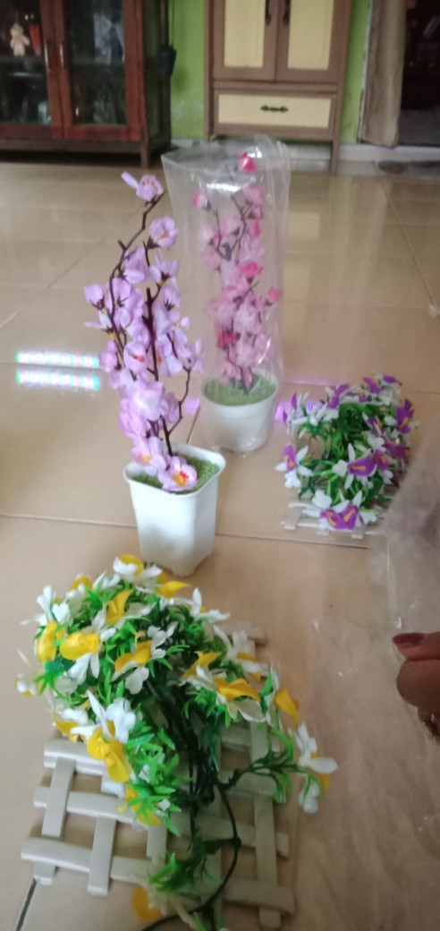 Bunga Sakura Kuning Artificial Plus Pot