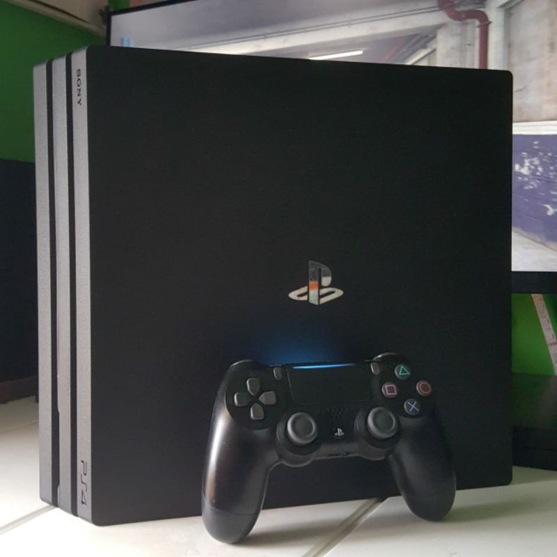 PS4 Pro 1Tb cuh7106B Fullset + Game