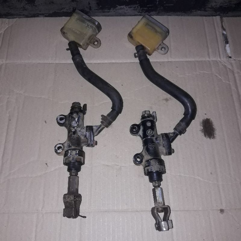 Master rem belakang pengeriman belakang tiger revo original copotan