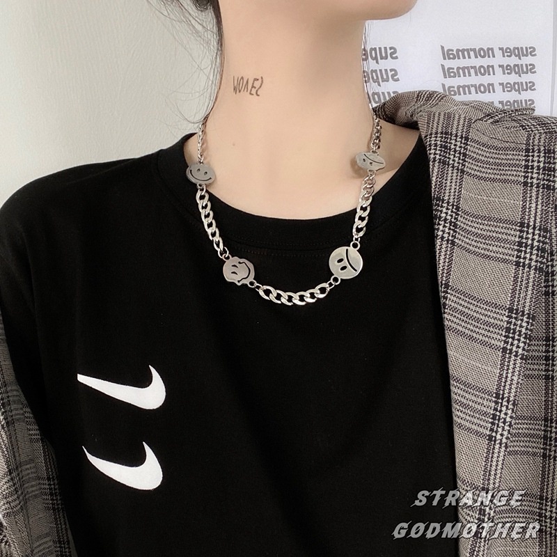 Kalung Rantai Klavikula Bahan Titanium Steel Motif Smiley Untuk Pria Dan Wanita