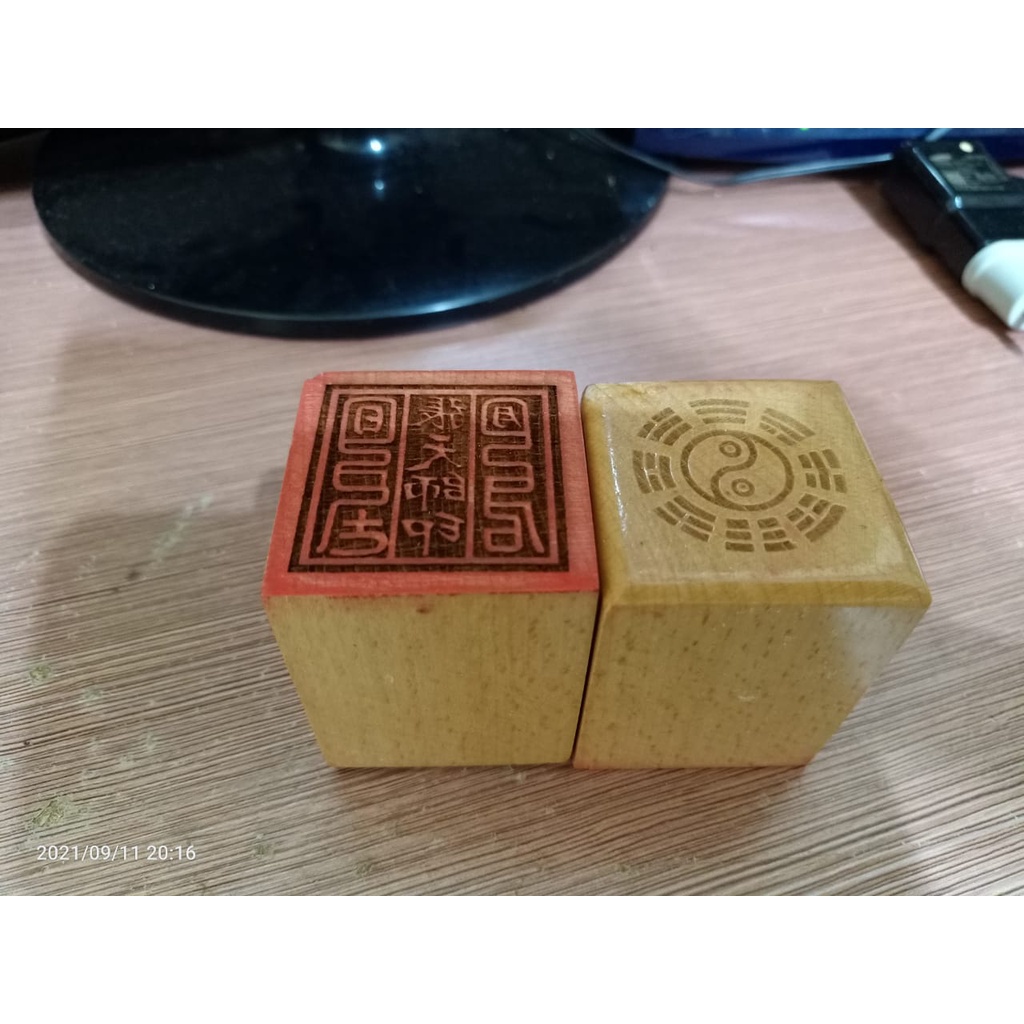 

stempel dewa zhang tien se - kayu