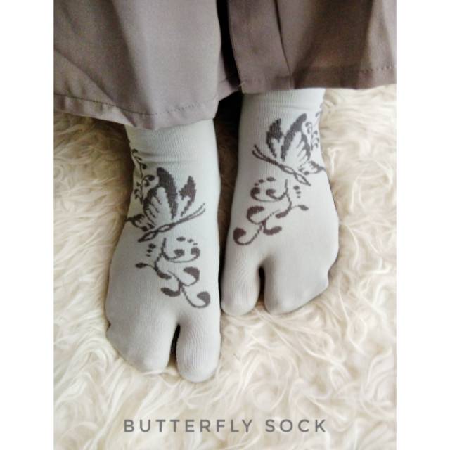 Kaos Kaki Butterfly