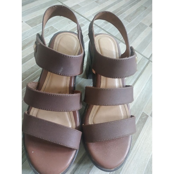 preloved sendal fladeo