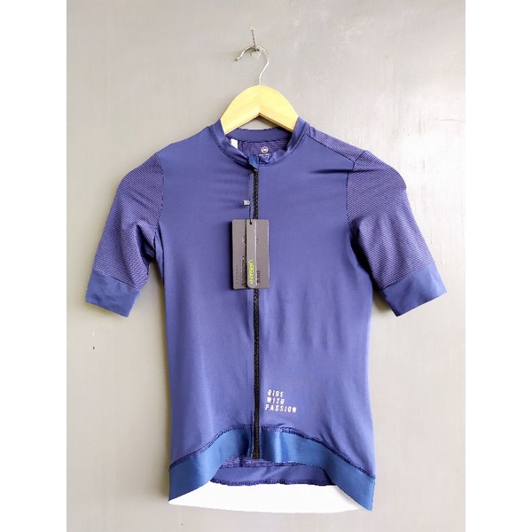 Jersey Monton Traveller - Women M - Preloved like new