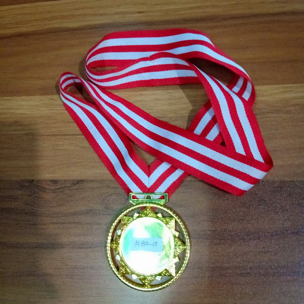 MEDALI LOGAM BERBAGAI BENTUK MURAH GROSIR BEKASI