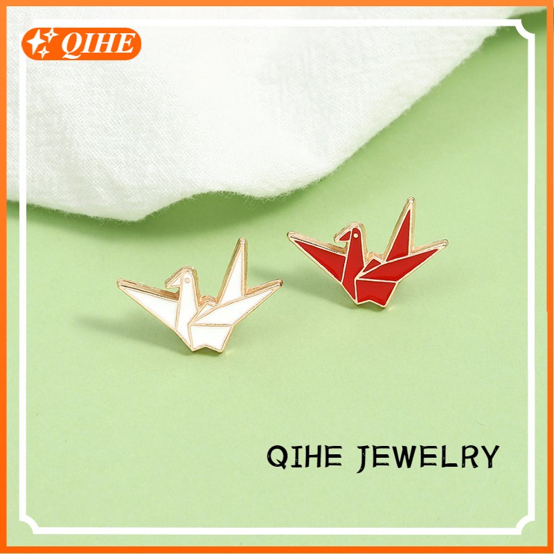 Origami Paper Crane Soft Enamel Pin Classic Paper Airplane  Brooch Badge Enamel Pins Badges Jewelry Brooches for Geek