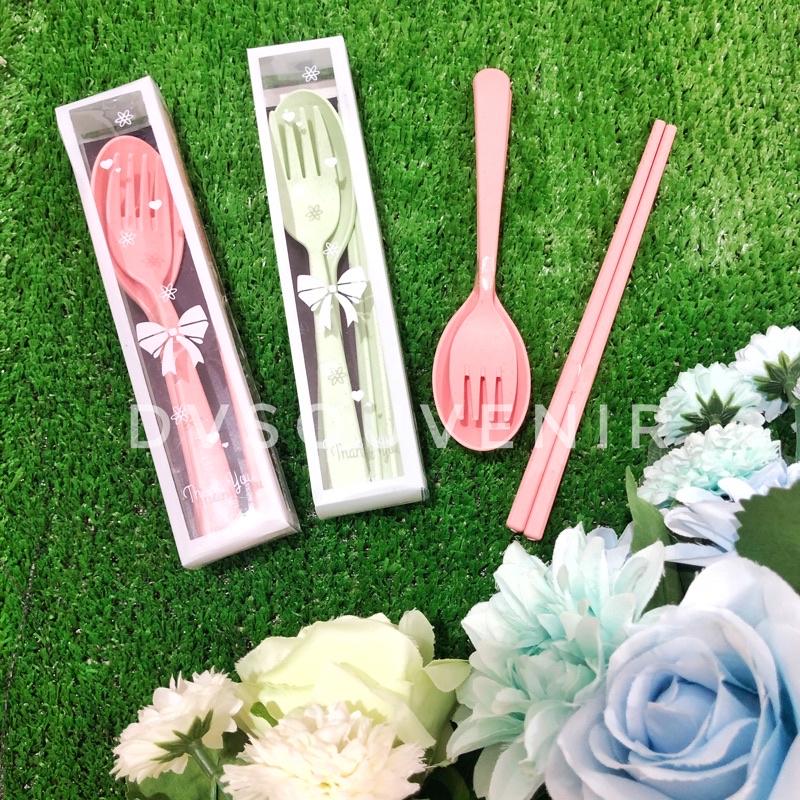 50pcs Import Souvenir Pernikahan Sendok Melamin m Sumpit Garpu alat makan